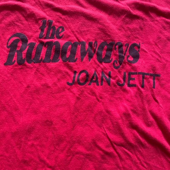 Reproduction circa 2010 Runaways Joan Jett red T shirt - Picture 2 of 5